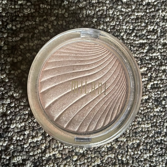 Milani Highlighter - Picture 1 of 4